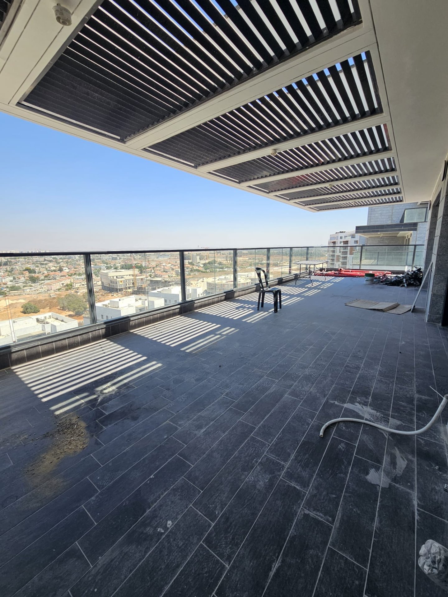 פנטהאוז · 6 חדרים · נווה איילון